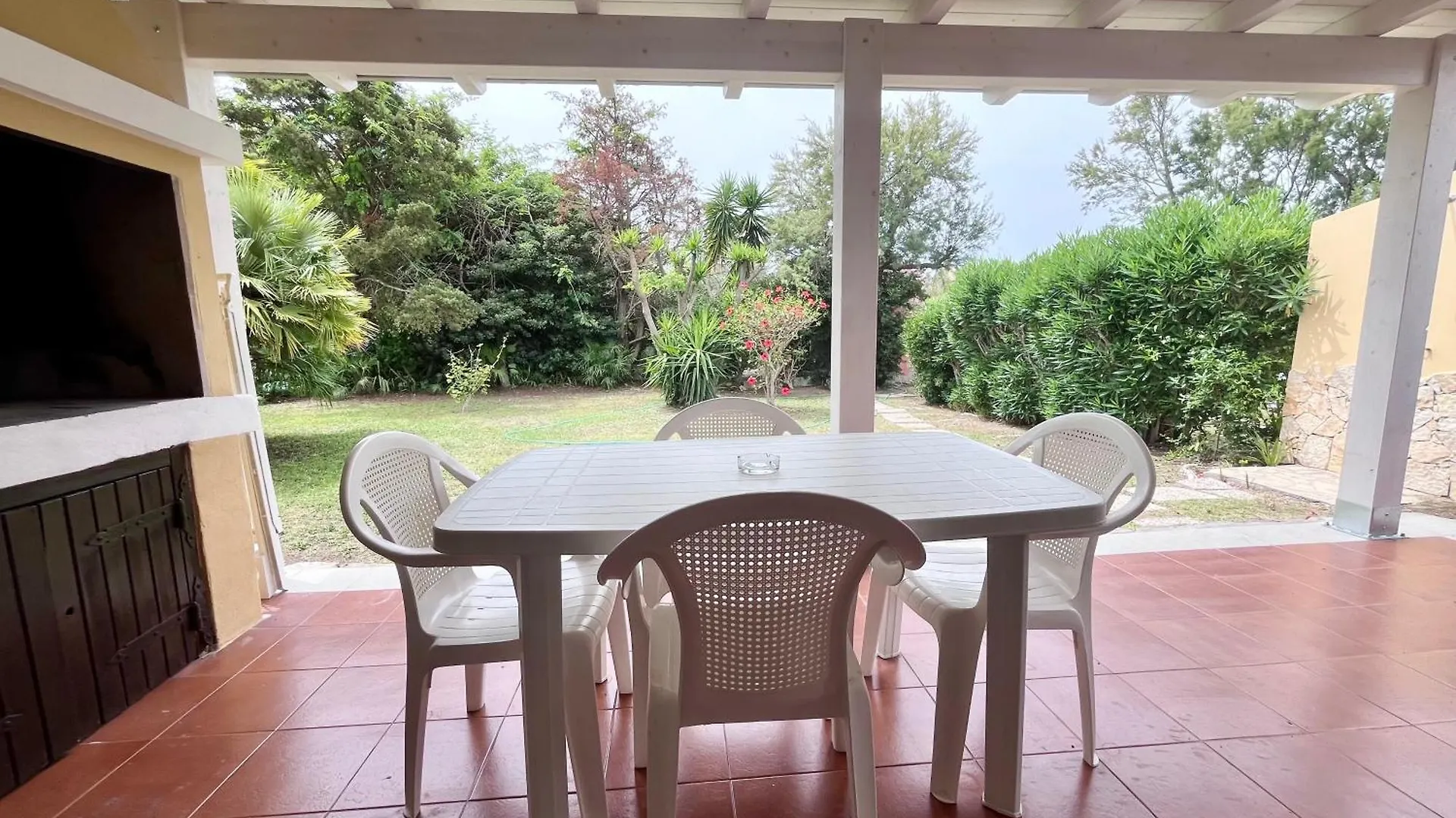 Villetta Vele 1 By La Via Del Mare Viaggi E Vacanze Simius 0*,  Italië